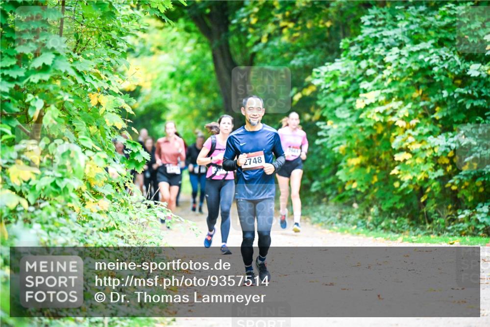 12.10.2025 - Bramfelder Halbmarathon 2025 Dr. Thomas Lammeyer http://msf.ph/oto/9357514 12.10.2025 11:01:17 Laufen 2748 meine-sportfotos.de