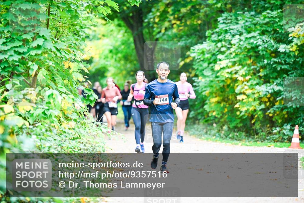 12.10.2025 - Bramfelder Halbmarathon 2025 Dr. Thomas Lammeyer http://msf.ph/oto/9357516 12.10.2025 11:01:18 Laufen 748 meine-sportfotos.de
