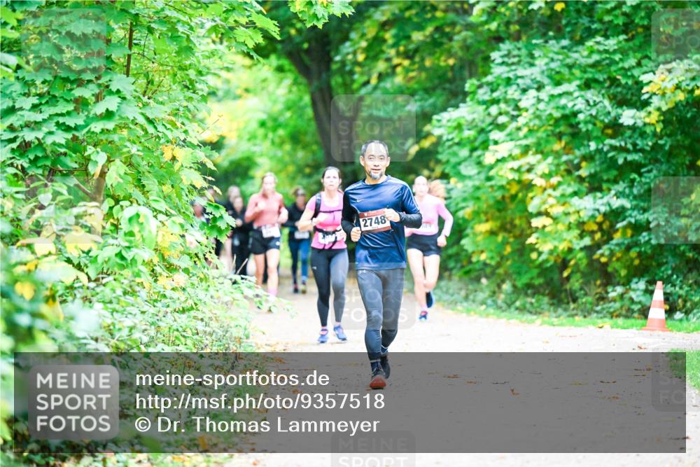 12.10.2025 - Bramfelder Halbmarathon 2025 Dr. Thomas Lammeyer http://msf.ph/oto/9357518 12.10.2025 11:01:18 Laufen 2748 meine-sportfotos.de