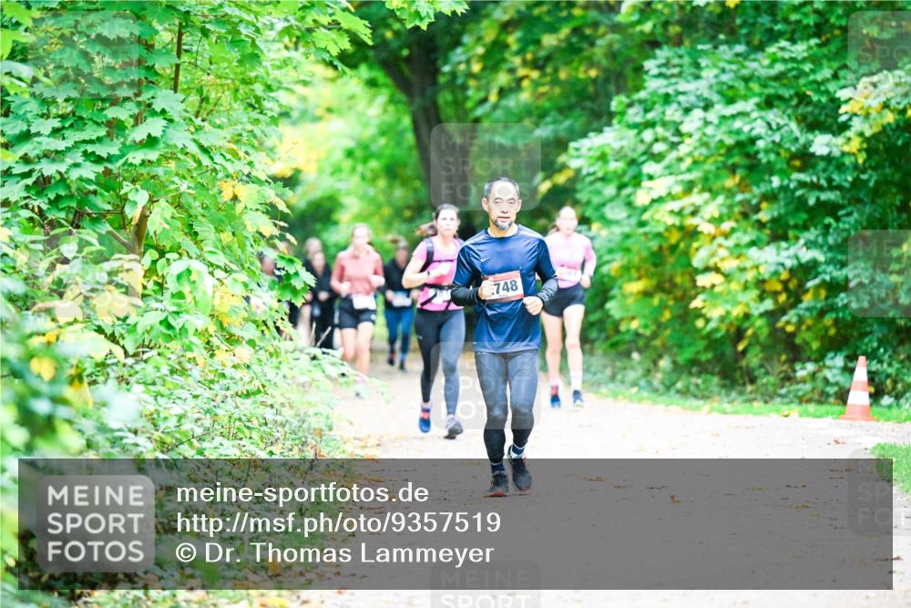 12.10.2025 - Bramfelder Halbmarathon 2025 Dr. Thomas Lammeyer http://msf.ph/oto/9357519 12.10.2025 11:01:18 Laufen 748 meine-sportfotos.de