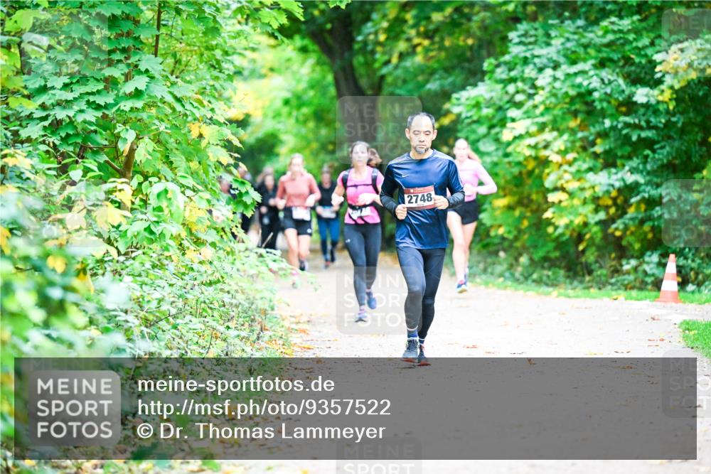 12.10.2025 - Bramfelder Halbmarathon 2025 Dr. Thomas Lammeyer http://msf.ph/oto/9357522 12.10.2025 11:01:18 Laufen 2748 meine-sportfotos.de