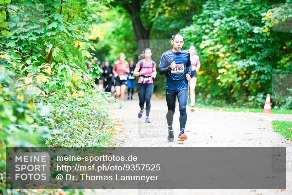 12.10.2025 - Bramfelder Halbmarathon 2025 Dr. Thomas Lammeyer http://msf.ph/oto/9357525 12.10.2025 11:01:19 Laufen 2748 meine-sportfotos.de