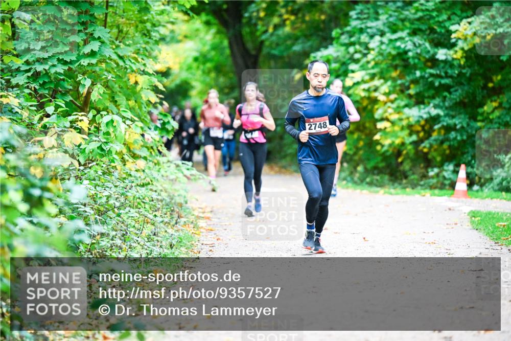 12.10.2025 - Bramfelder Halbmarathon 2025 Dr. Thomas Lammeyer http://msf.ph/oto/9357527 12.10.2025 11:01:19 Laufen 2748 meine-sportfotos.de