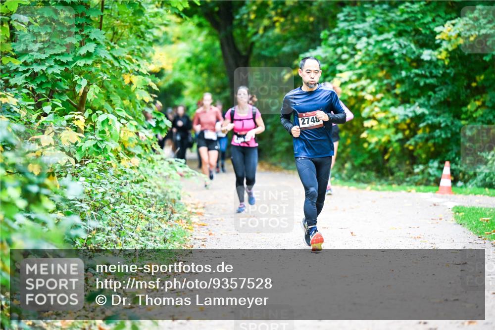 12.10.2025 - Bramfelder Halbmarathon 2025 Dr. Thomas Lammeyer http://msf.ph/oto/9357528 12.10.2025 11:01:19 Laufen 2748 meine-sportfotos.de