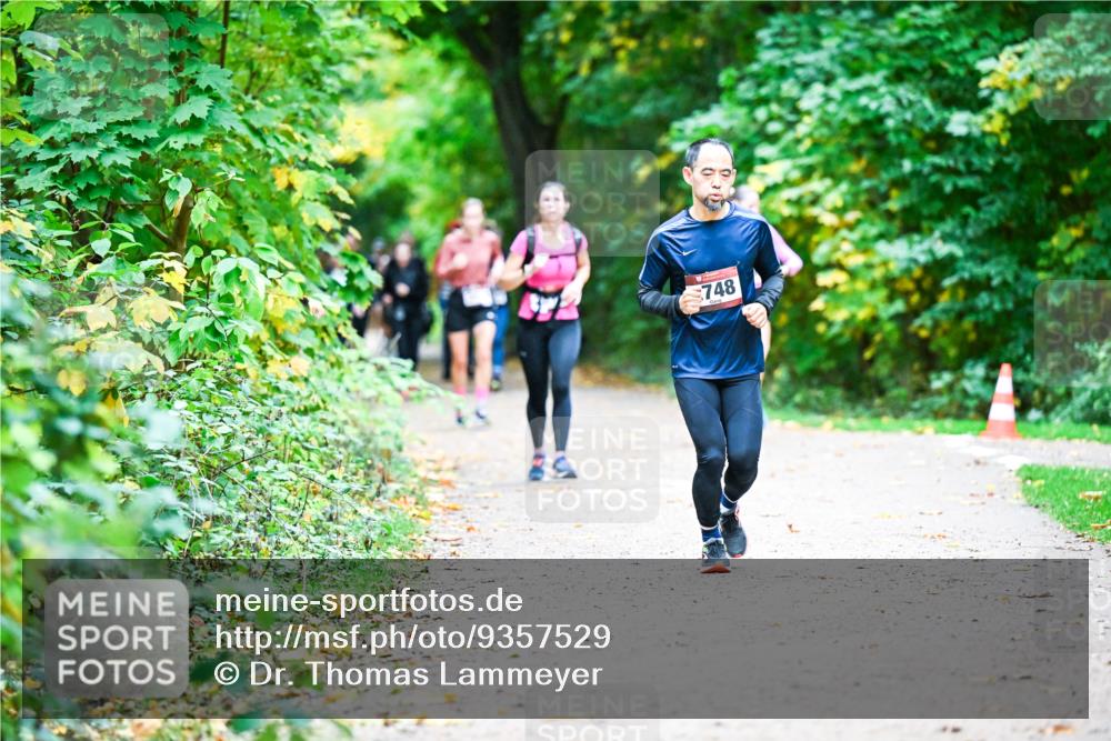 12.10.2025 - Bramfelder Halbmarathon 2025 Dr. Thomas Lammeyer http://msf.ph/oto/9357529 12.10.2025 11:01:19 Laufen 89, 748 meine-sportfotos.de