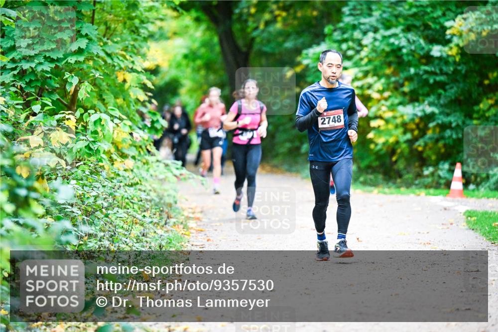 12.10.2025 - Bramfelder Halbmarathon 2025 Dr. Thomas Lammeyer http://msf.ph/oto/9357530 12.10.2025 11:01:19 Laufen 2748 meine-sportfotos.de