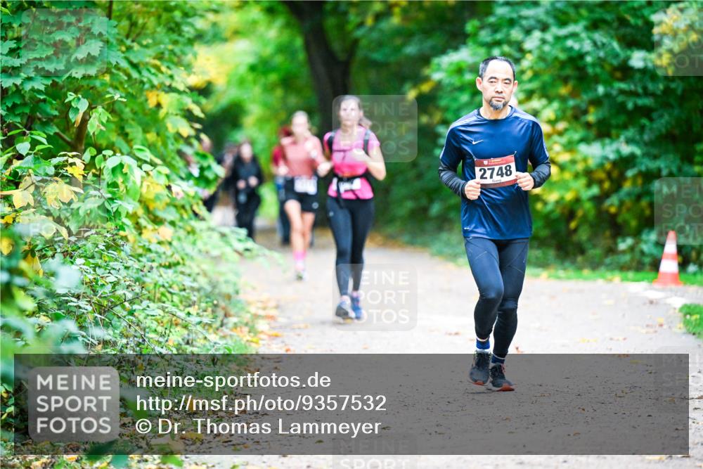 12.10.2025 - Bramfelder Halbmarathon 2025 Dr. Thomas Lammeyer http://msf.ph/oto/9357532 12.10.2025 11:01:20 Laufen 2748 meine-sportfotos.de