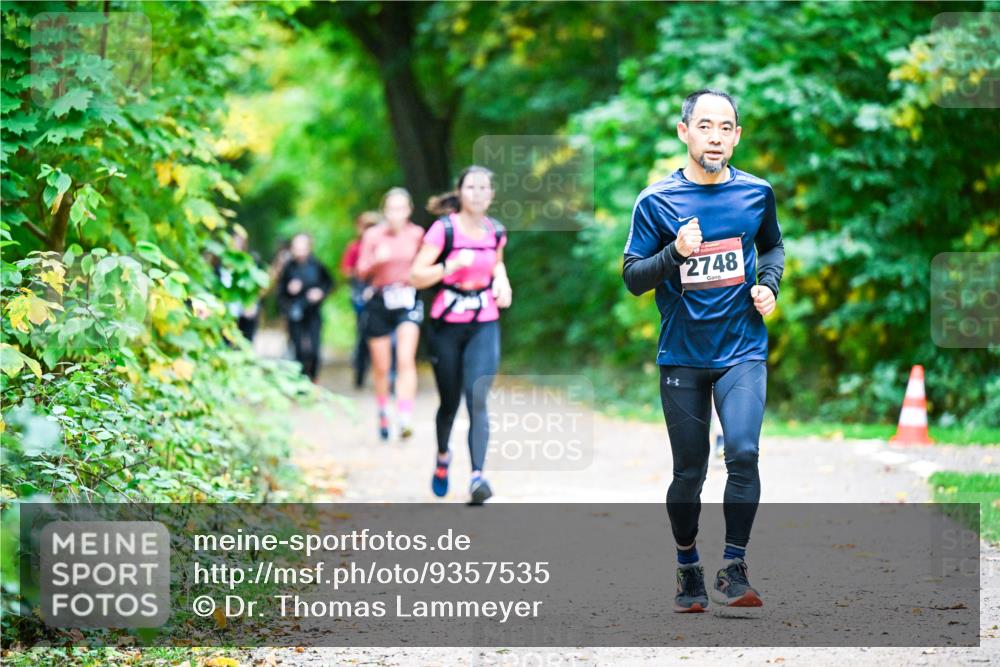 12.10.2025 - Bramfelder Halbmarathon 2025 Dr. Thomas Lammeyer http://msf.ph/oto/9357535 12.10.2025 11:01:20 Laufen 2748 meine-sportfotos.de