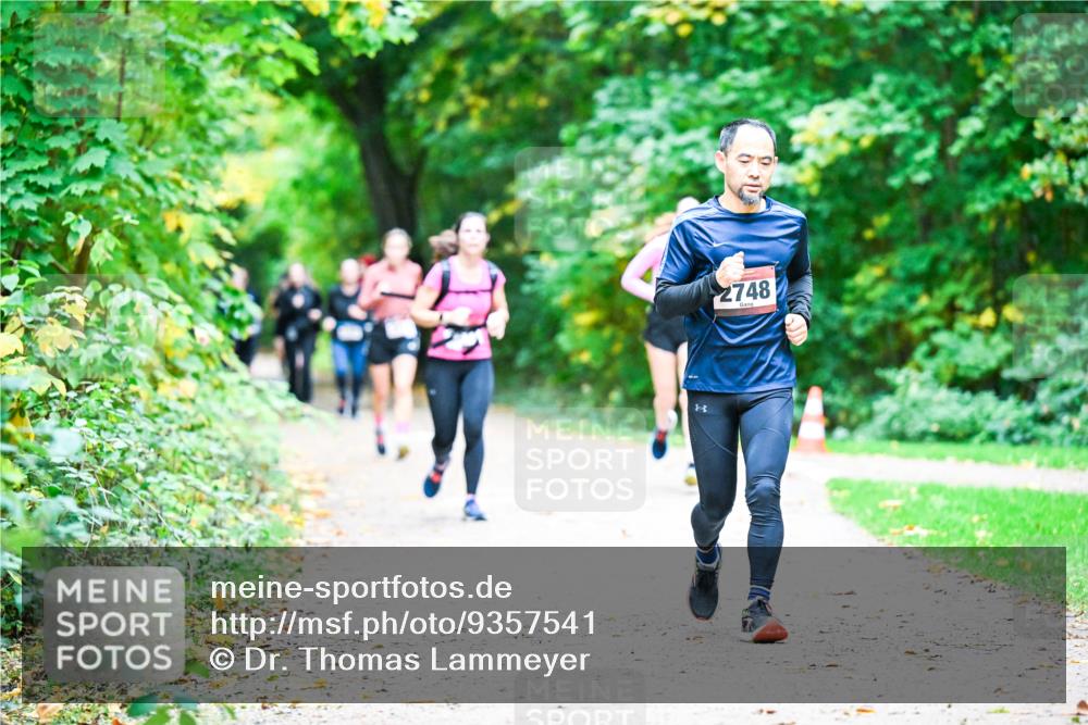 12.10.2025 - Bramfelder Halbmarathon 2025 Dr. Thomas Lammeyer http://msf.ph/oto/9357541 12.10.2025 11:01:21 Laufen 2748 meine-sportfotos.de