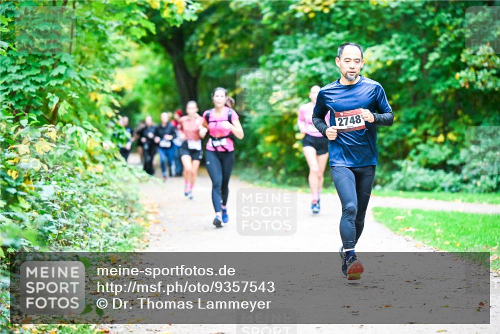 12.10.2025 - Bramfelder Halbmarathon 2025 Dr. Thomas Lammeyer http://msf.ph/oto/9357543 12.10.2025 11:01:21 Laufen 2748 meine-sportfotos.de