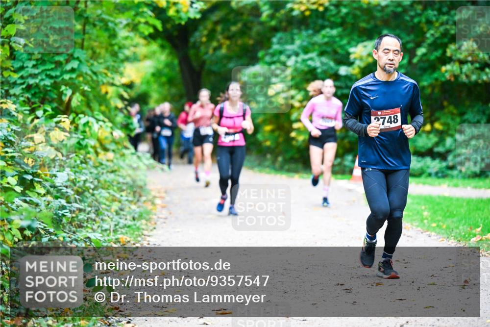 12.10.2025 - Bramfelder Halbmarathon 2025 Dr. Thomas Lammeyer http://msf.ph/oto/9357547 12.10.2025 11:01:22 Laufen 2748 meine-sportfotos.de