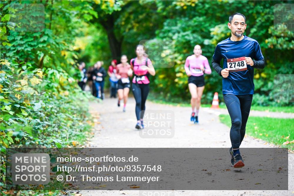 12.10.2025 - Bramfelder Halbmarathon 2025 Dr. Thomas Lammeyer http://msf.ph/oto/9357548 12.10.2025 11:01:22 Laufen 2748 meine-sportfotos.de