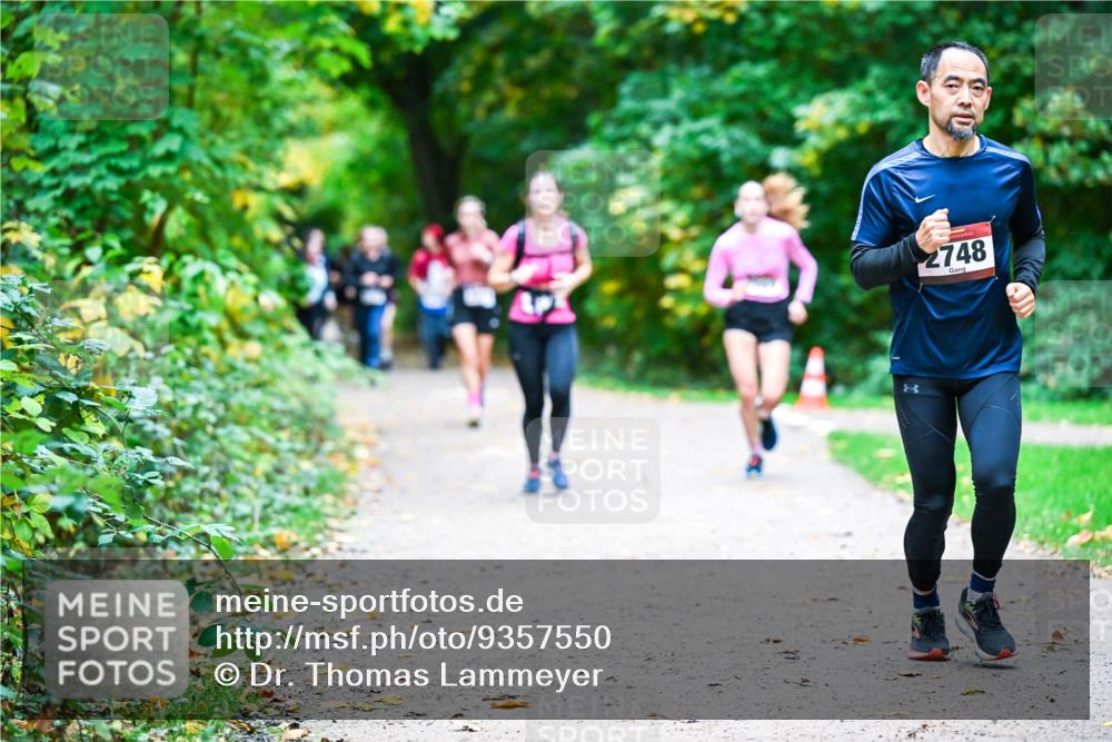 12.10.2025 - Bramfelder Halbmarathon 2025 Dr. Thomas Lammeyer http://msf.ph/oto/9357550 12.10.2025 11:01:22 Laufen 2748 meine-sportfotos.de