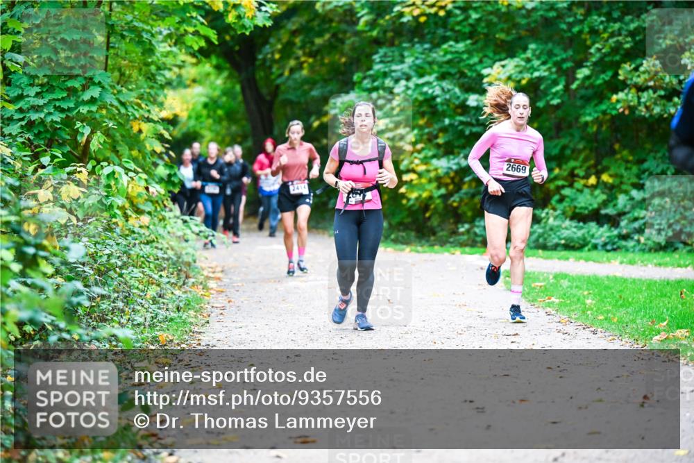 12.10.2025 - Bramfelder Halbmarathon 2025 Dr. Thomas Lammeyer http://msf.ph/oto/9357556 12.10.2025 11:01:23 Laufen 2414, 2669 meine-sportfotos.de