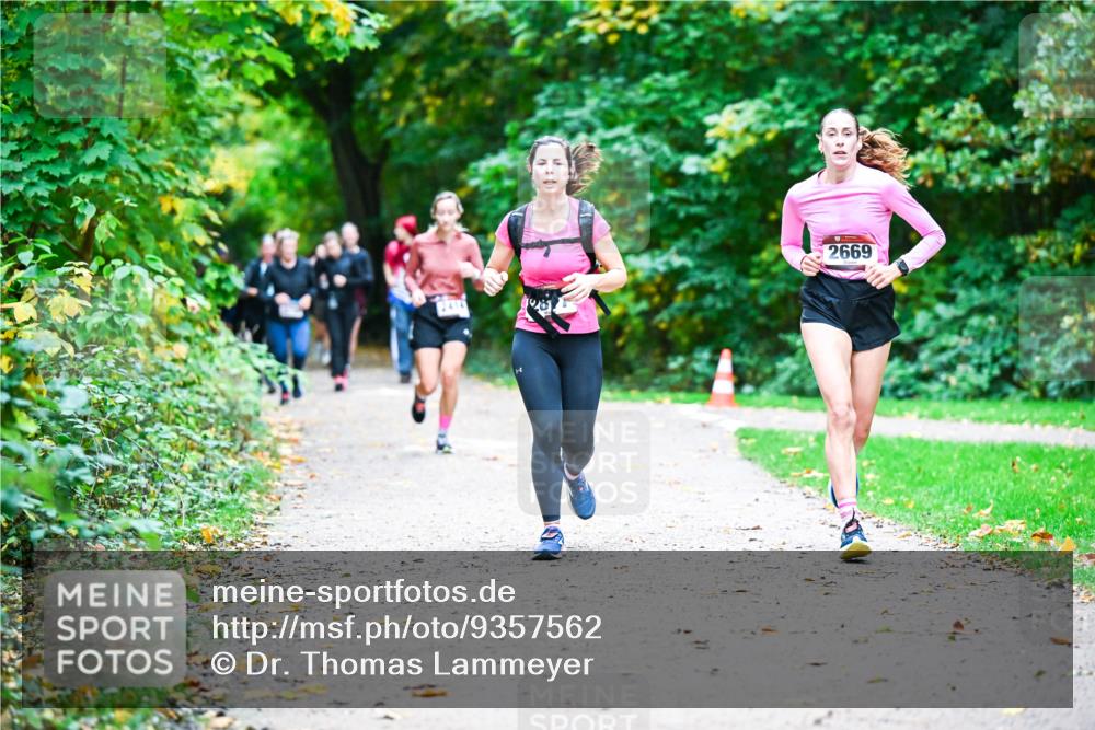 12.10.2025 - Bramfelder Halbmarathon 2025 Dr. Thomas Lammeyer http://msf.ph/oto/9357562 12.10.2025 11:01:24 Laufen 2669 meine-sportfotos.de