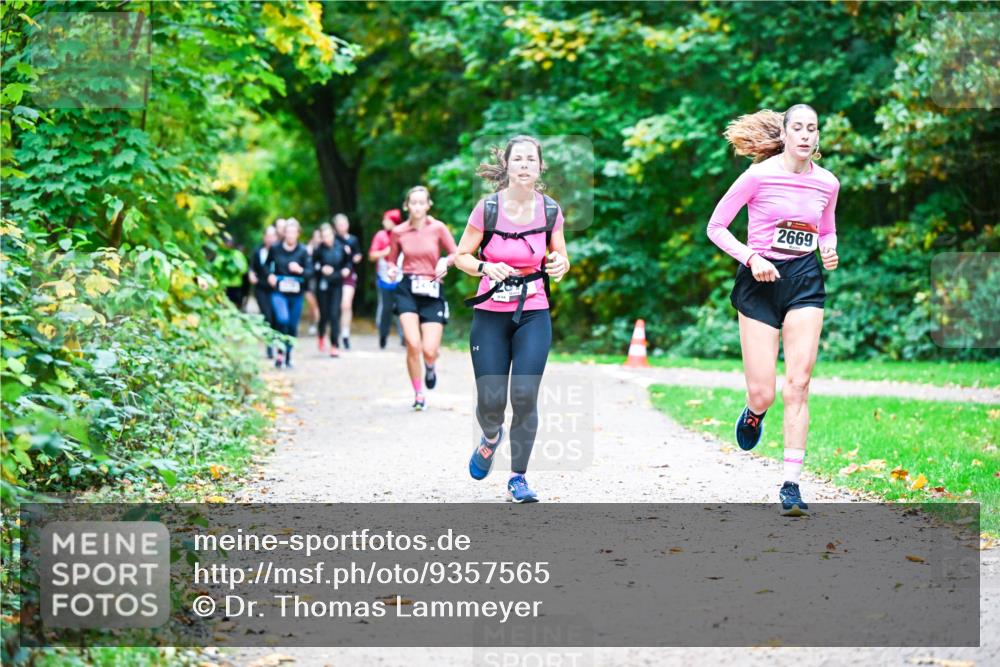 12.10.2025 - Bramfelder Halbmarathon 2025 Dr. Thomas Lammeyer http://msf.ph/oto/9357565 12.10.2025 11:01:24 Laufen 2669 meine-sportfotos.de
