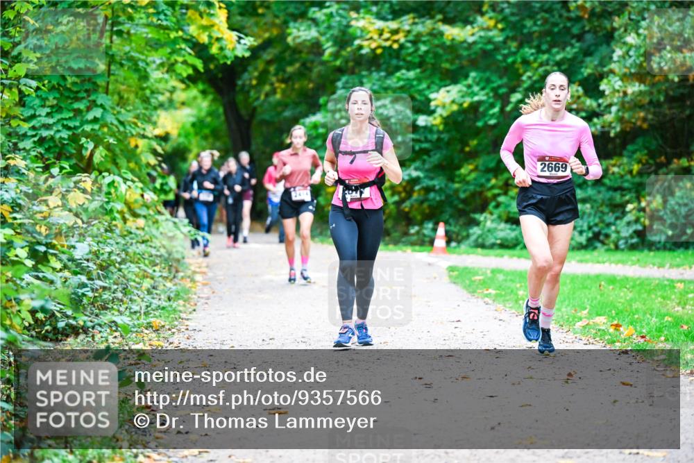 12.10.2025 - Bramfelder Halbmarathon 2025 Dr. Thomas Lammeyer http://msf.ph/oto/9357566 12.10.2025 11:01:25 Laufen 2414, 2669 meine-sportfotos.de