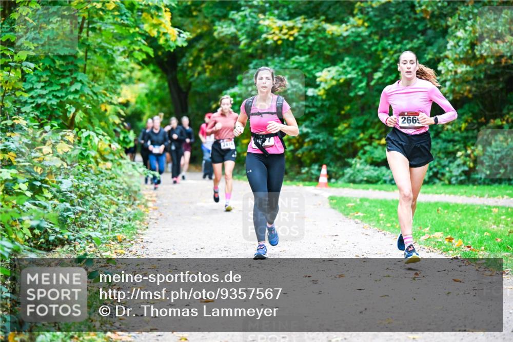 12.10.2025 - Bramfelder Halbmarathon 2025 Dr. Thomas Lammeyer http://msf.ph/oto/9357567 12.10.2025 11:01:25 Laufen 2414, 2669 meine-sportfotos.de
