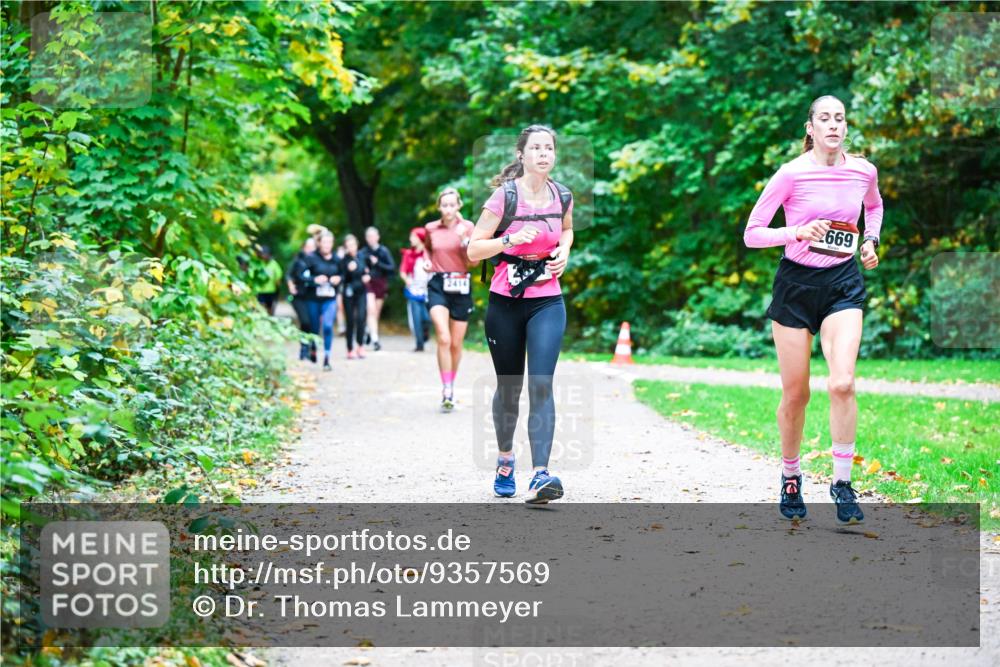 12.10.2025 - Bramfelder Halbmarathon 2025 Dr. Thomas Lammeyer http://msf.ph/oto/9357569 12.10.2025 11:01:25 Laufen 699 meine-sportfotos.de