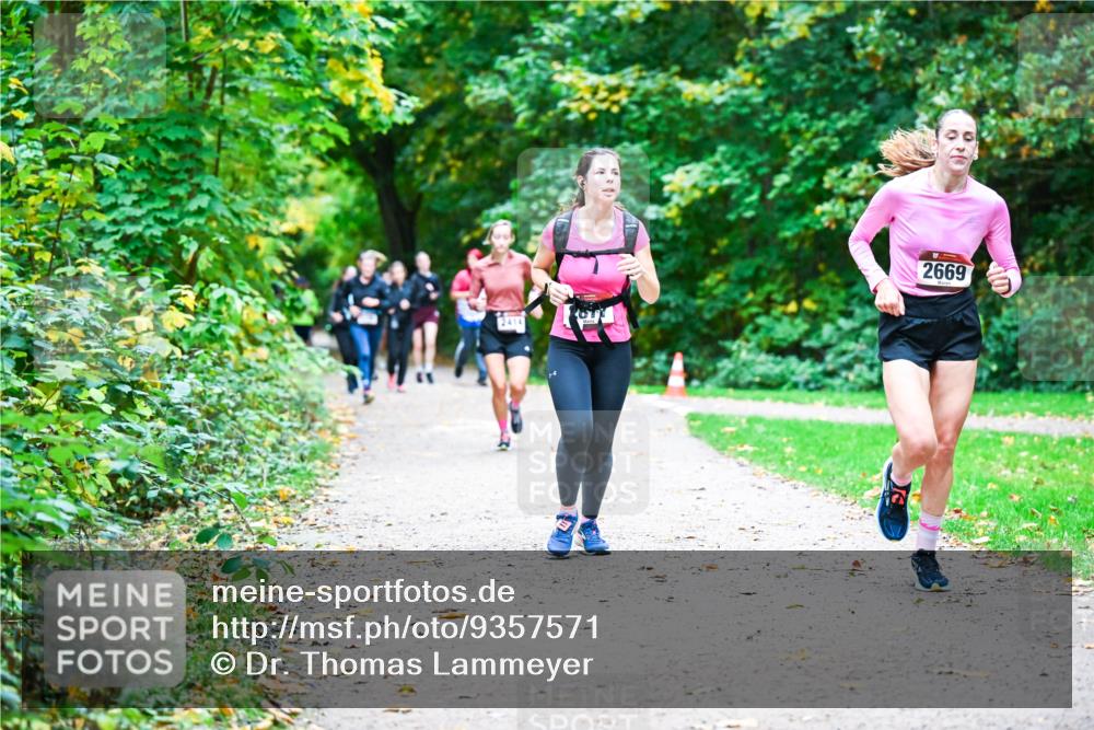 12.10.2025 - Bramfelder Halbmarathon 2025 Dr. Thomas Lammeyer http://msf.ph/oto/9357571 12.10.2025 11:01:25 Laufen 2414, 2669 meine-sportfotos.de