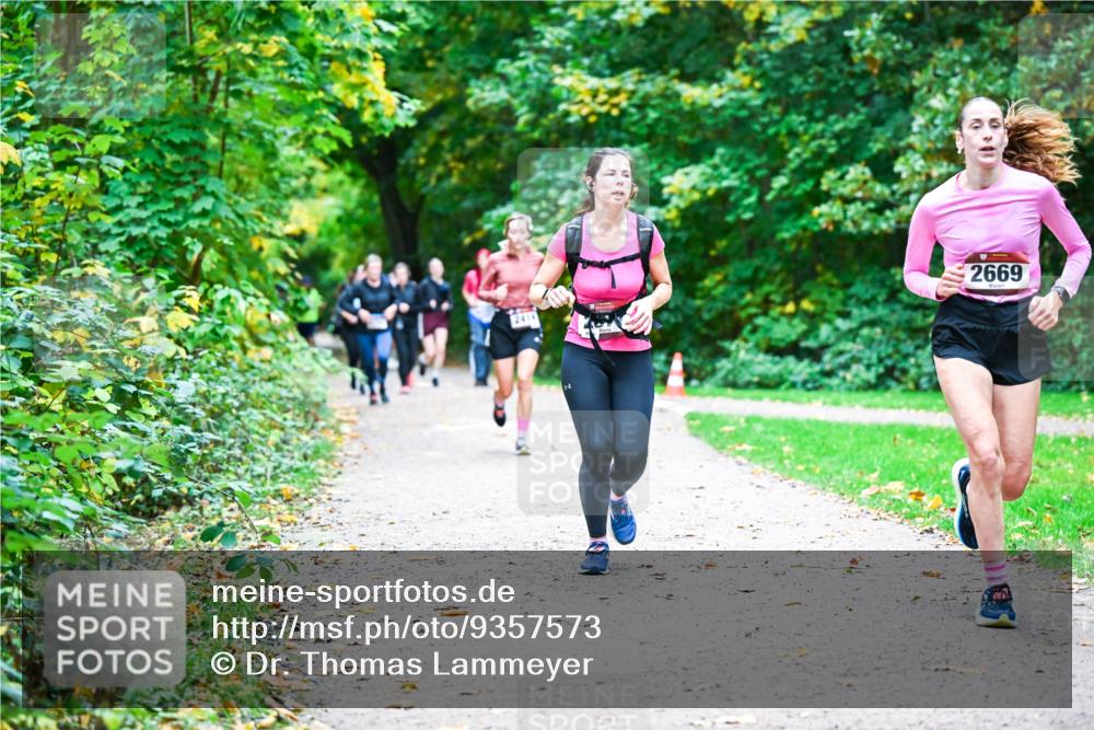 12.10.2025 - Bramfelder Halbmarathon 2025 Dr. Thomas Lammeyer http://msf.ph/oto/9357573 12.10.2025 11:01:26 Laufen 2669 meine-sportfotos.de