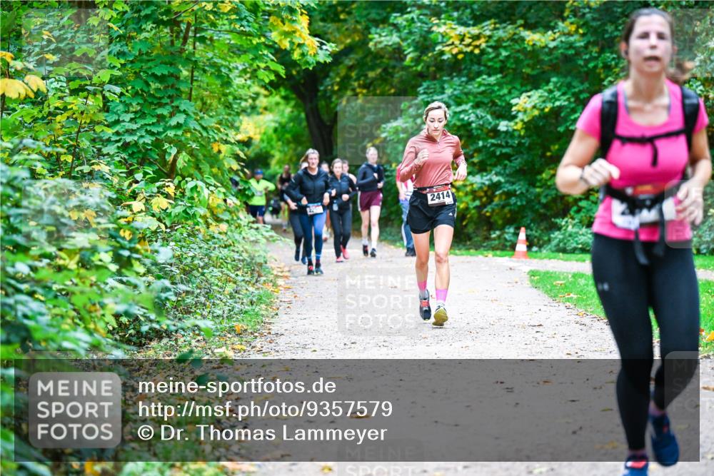 12.10.2025 - Bramfelder Halbmarathon 2025 Dr. Thomas Lammeyer http://msf.ph/oto/9357579 12.10.2025 11:01:27 Laufen 2414 meine-sportfotos.de