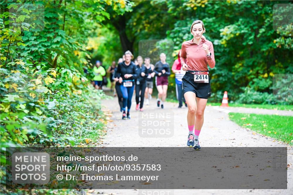 12.10.2025 - Bramfelder Halbmarathon 2025 Dr. Thomas Lammeyer http://msf.ph/oto/9357583 12.10.2025 11:01:28 Laufen 2414 meine-sportfotos.de