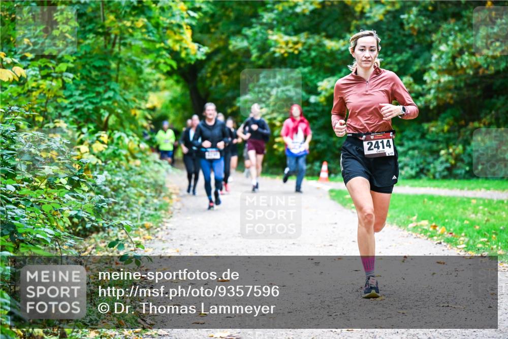 12.10.2025 - Bramfelder Halbmarathon 2025 Dr. Thomas Lammeyer http://msf.ph/oto/9357596 12.10.2025 11:01:30 Laufen 2414 meine-sportfotos.de