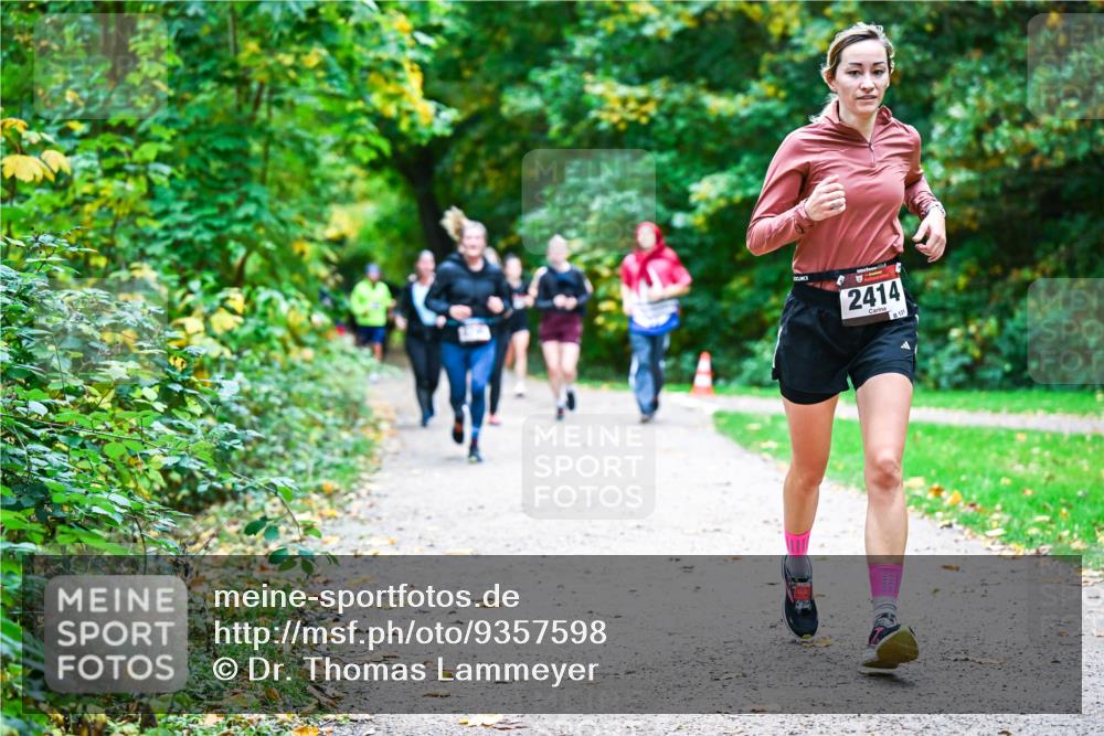 12.10.2025 - Bramfelder Halbmarathon 2025 Dr. Thomas Lammeyer http://msf.ph/oto/9357598 12.10.2025 11:01:30 Laufen 2414 meine-sportfotos.de