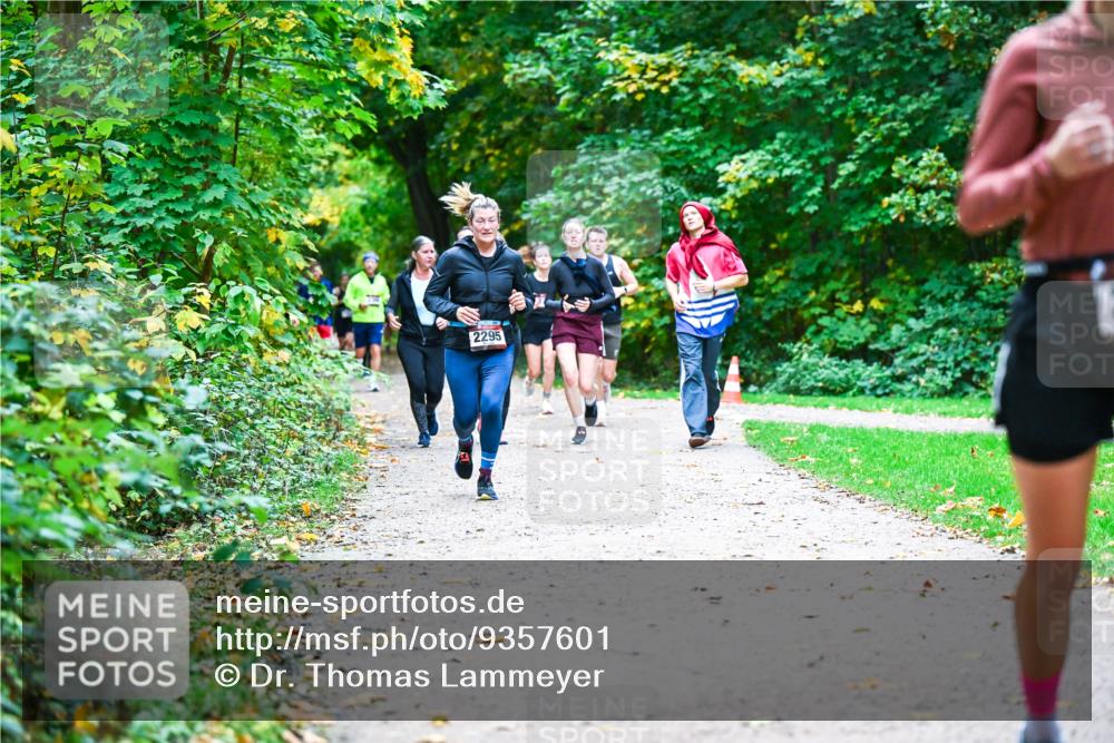 12.10.2025 - Bramfelder Halbmarathon 2025 Dr. Thomas Lammeyer http://msf.ph/oto/9357601 12.10.2025 11:01:31 Laufen 2295, 200 meine-sportfotos.de