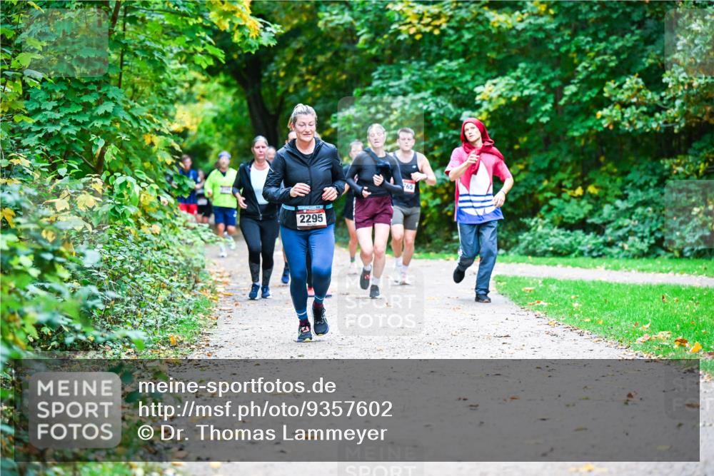 12.10.2025 - Bramfelder Halbmarathon 2025 Dr. Thomas Lammeyer http://msf.ph/oto/9357602 12.10.2025 11:01:31 Laufen 2295, 765 meine-sportfotos.de