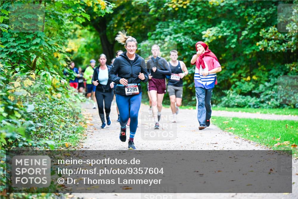12.10.2025 - Bramfelder Halbmarathon 2025 Dr. Thomas Lammeyer http://msf.ph/oto/9357604 12.10.2025 11:01:32 Laufen 2295, 2765 meine-sportfotos.de