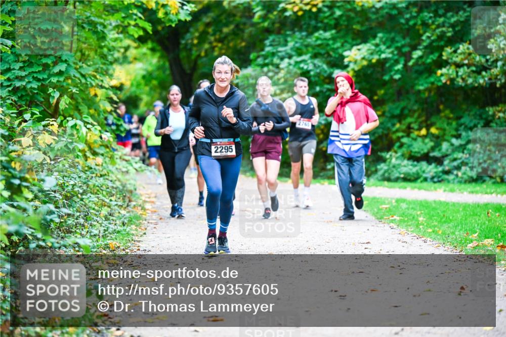 12.10.2025 - Bramfelder Halbmarathon 2025 Dr. Thomas Lammeyer http://msf.ph/oto/9357605 12.10.2025 11:01:32 Laufen 2295, 2765 meine-sportfotos.de