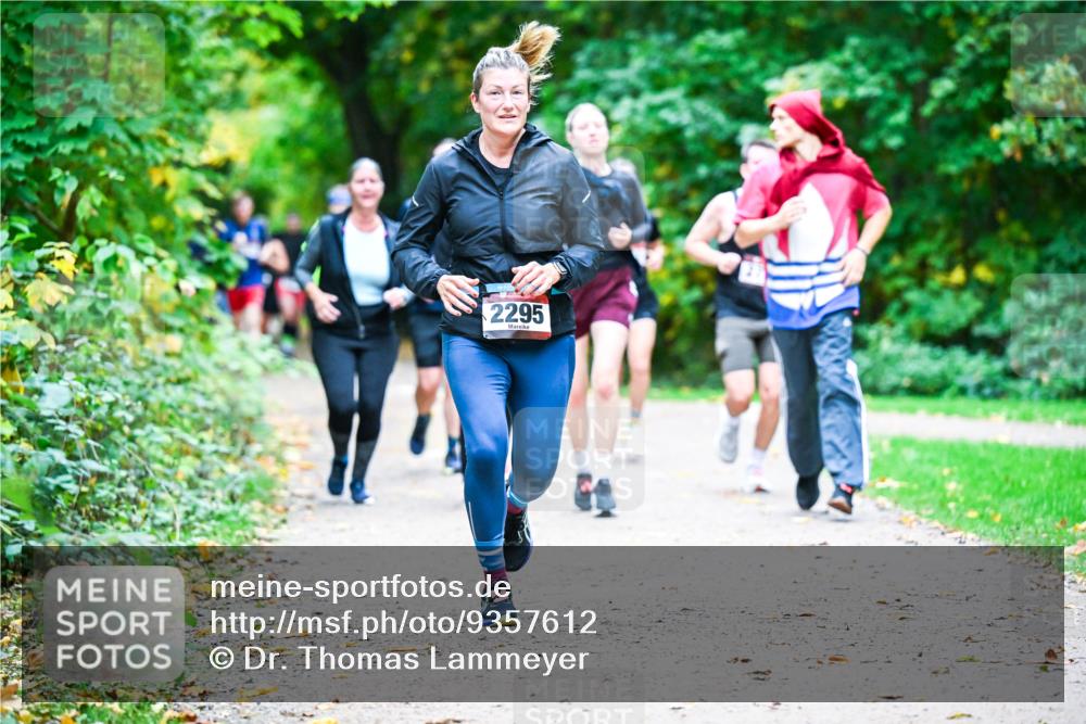 12.10.2025 - Bramfelder Halbmarathon 2025 Dr. Thomas Lammeyer http://msf.ph/oto/9357612 12.10.2025 11:01:33 Laufen 2295 meine-sportfotos.de