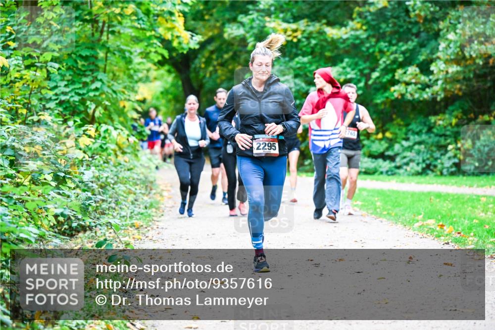 12.10.2025 - Bramfelder Halbmarathon 2025 Dr. Thomas Lammeyer http://msf.ph/oto/9357616 12.10.2025 11:01:33 Laufen 2295, 2765 meine-sportfotos.de