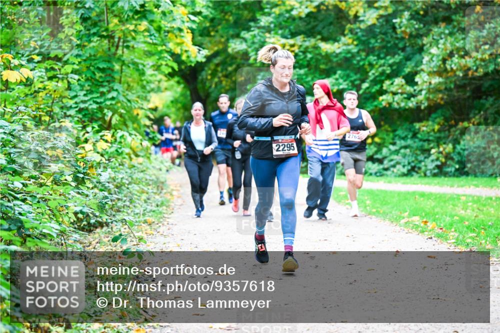 12.10.2025 - Bramfelder Halbmarathon 2025 Dr. Thomas Lammeyer http://msf.ph/oto/9357618 12.10.2025 11:01:34 Laufen 2295, 276 meine-sportfotos.de