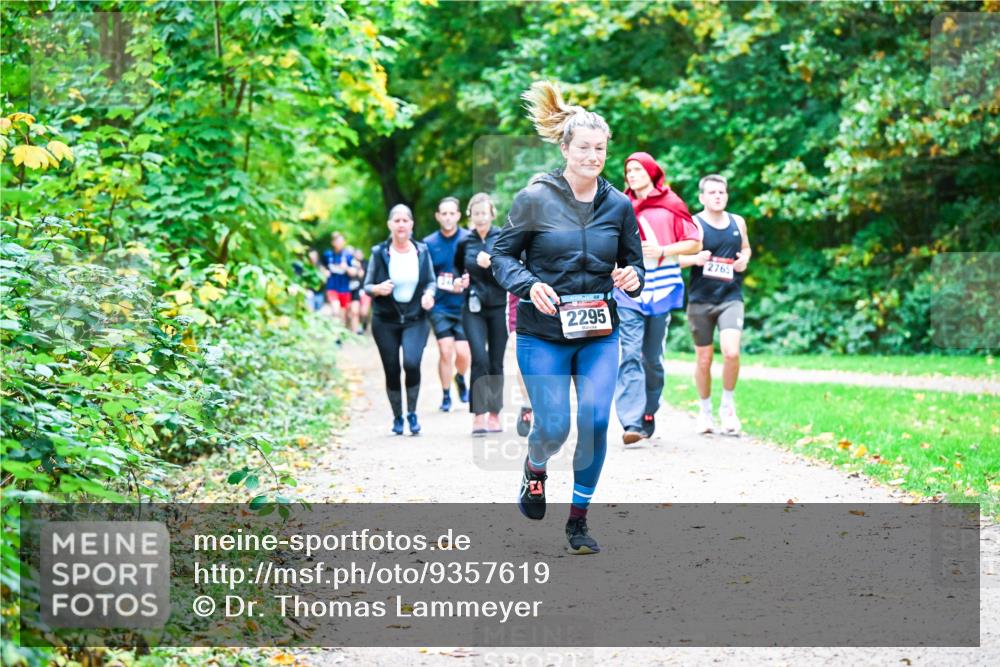12.10.2025 - Bramfelder Halbmarathon 2025 Dr. Thomas Lammeyer http://msf.ph/oto/9357619 12.10.2025 11:01:34 Laufen 2295, 2765 meine-sportfotos.de