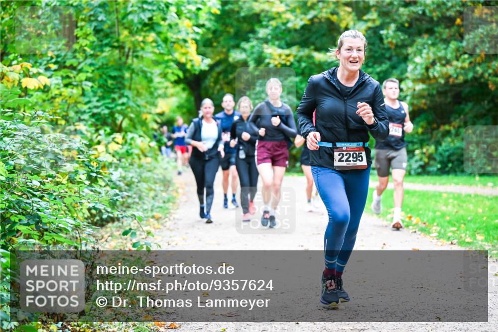 12.10.2025 - Bramfelder Halbmarathon 2025 Dr. Thomas Lammeyer http://msf.ph/oto/9357624 12.10.2025 11:01:35 Laufen 2295, 765 meine-sportfotos.de