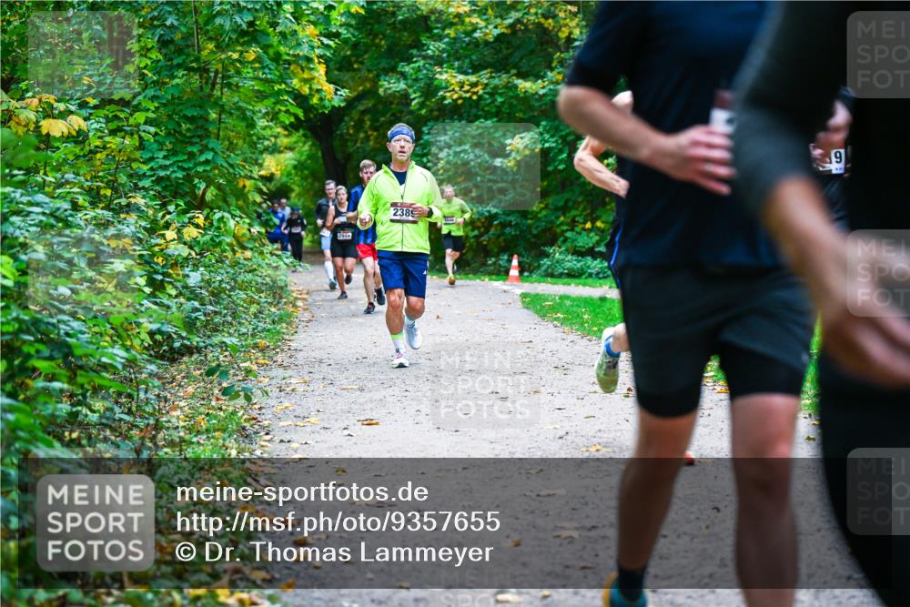 12.10.2025 - Bramfelder Halbmarathon 2025 Dr. Thomas Lammeyer http://msf.ph/oto/9357655 12.10.2025 11:01:40 Laufen 12944, 2385, 9 meine-sportfotos.de
