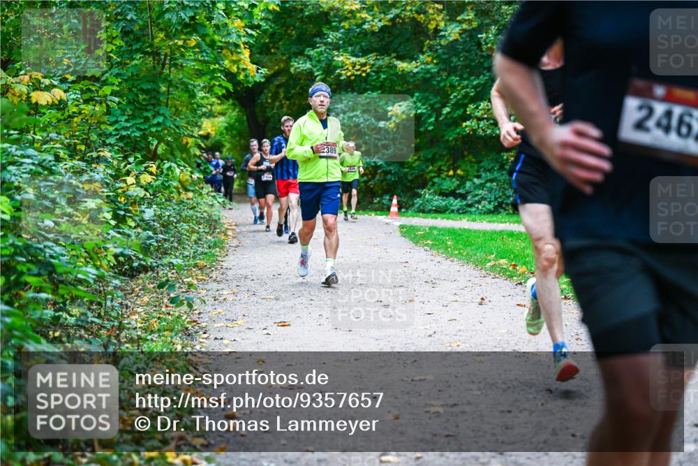 12.10.2025 - Bramfelder Halbmarathon 2025 Dr. Thomas Lammeyer http://msf.ph/oto/9357657 12.10.2025 11:01:40 Laufen 2944, 389, 246 meine-sportfotos.de