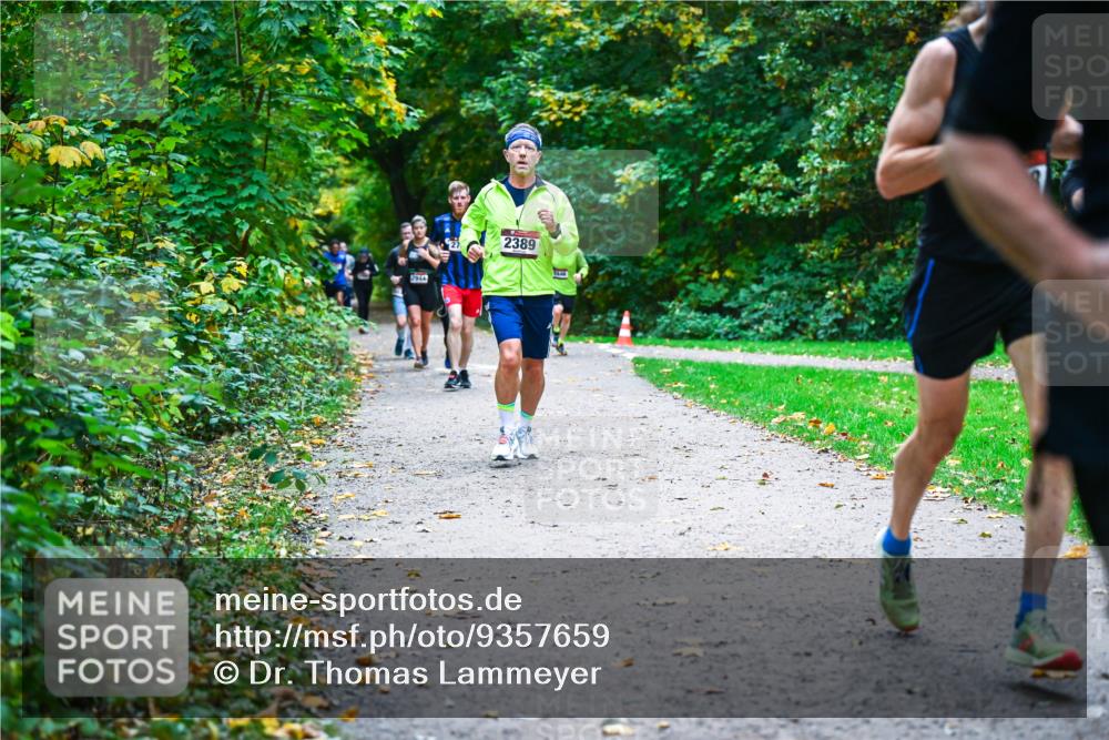 12.10.2025 - Bramfelder Halbmarathon 2025 Dr. Thomas Lammeyer http://msf.ph/oto/9357659 12.10.2025 11:01:41 Laufen 2944, 2389 meine-sportfotos.de
