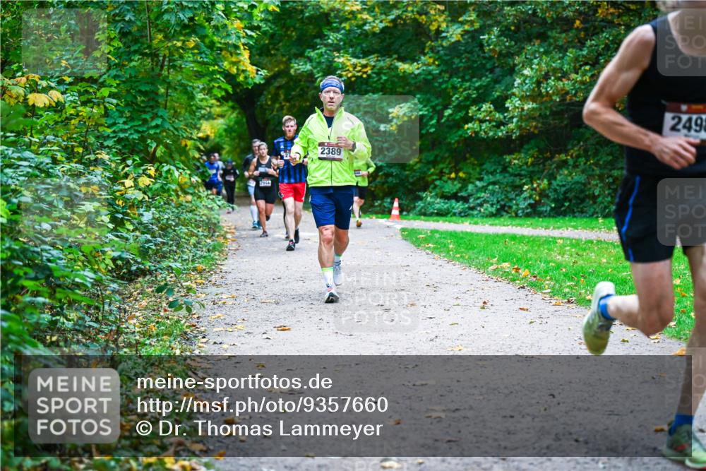 12.10.2025 - Bramfelder Halbmarathon 2025 Dr. Thomas Lammeyer http://msf.ph/oto/9357660 12.10.2025 11:01:41 Laufen 1944, 2389, 249 meine-sportfotos.de