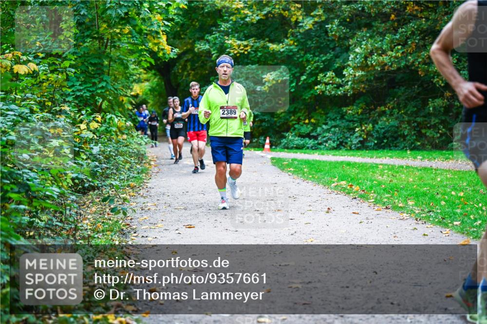 12.10.2025 - Bramfelder Halbmarathon 2025 Dr. Thomas Lammeyer http://msf.ph/oto/9357661 12.10.2025 11:01:41 Laufen 2389 meine-sportfotos.de