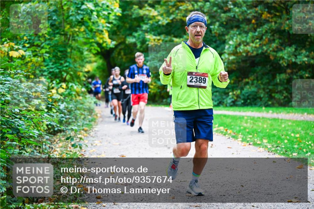 12.10.2025 - Bramfelder Halbmarathon 2025 Dr. Thomas Lammeyer http://msf.ph/oto/9357674 12.10.2025 11:01:43 Laufen 2389 meine-sportfotos.de