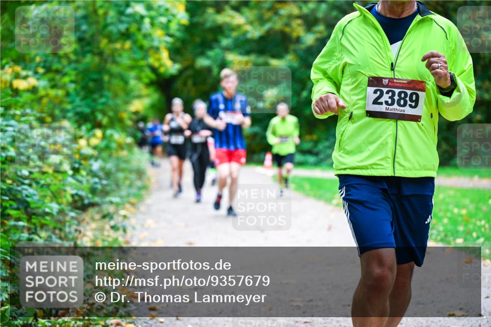 12.10.2025 - Bramfelder Halbmarathon 2025 Dr. Thomas Lammeyer http://msf.ph/oto/9357679 12.10.2025 11:01:44 Laufen 34, 2389 meine-sportfotos.de