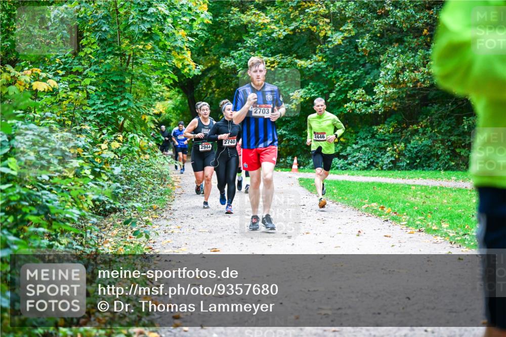 12.10.2025 - Bramfelder Halbmarathon 2025 Dr. Thomas Lammeyer http://msf.ph/oto/9357680 12.10.2025 11:01:44 Laufen 2944, 2740, 2703, 2446 meine-sportfotos.de