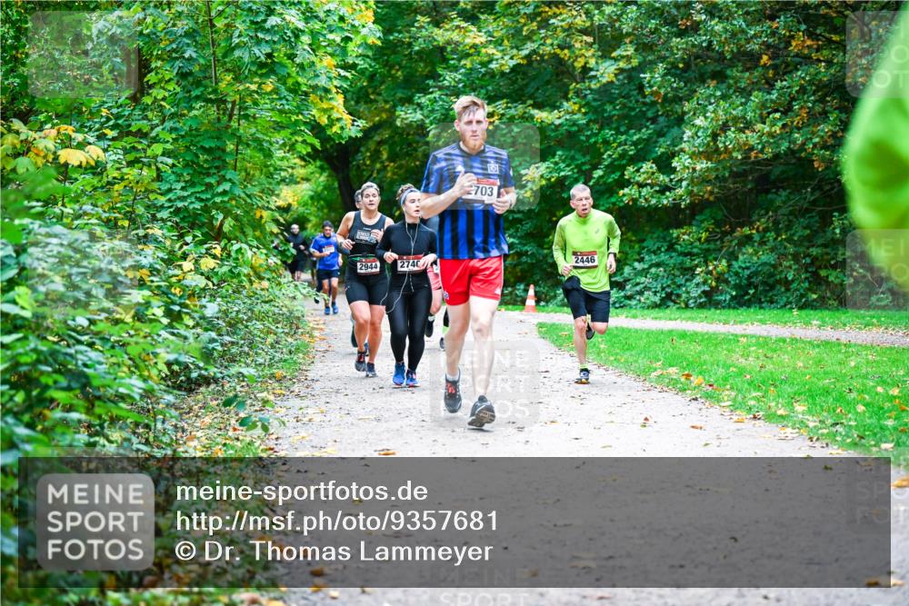 12.10.2025 - Bramfelder Halbmarathon 2025 Dr. Thomas Lammeyer http://msf.ph/oto/9357681 12.10.2025 11:01:44 Laufen 2944, 2740, 2703, 2446 meine-sportfotos.de