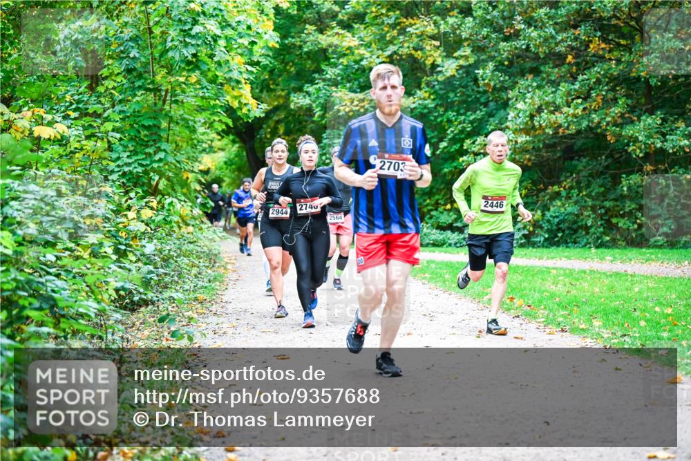 12.10.2025 - Bramfelder Halbmarathon 2025 Dr. Thomas Lammeyer http://msf.ph/oto/9357688 12.10.2025 11:01:45 Laufen 2944, 2740, 2564, 2703, 2446 meine-sportfotos.de