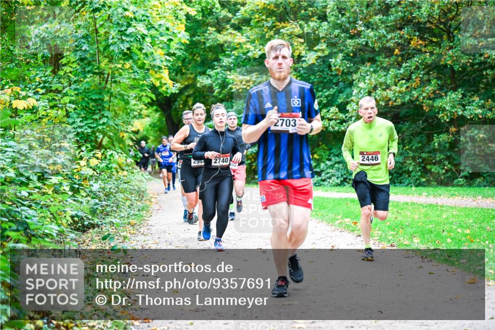 12.10.2025 - Bramfelder Halbmarathon 2025 Dr. Thomas Lammeyer http://msf.ph/oto/9357691 12.10.2025 11:01:46 Laufen 2944, 2740, 64, 2703, 2446 meine-sportfotos.de