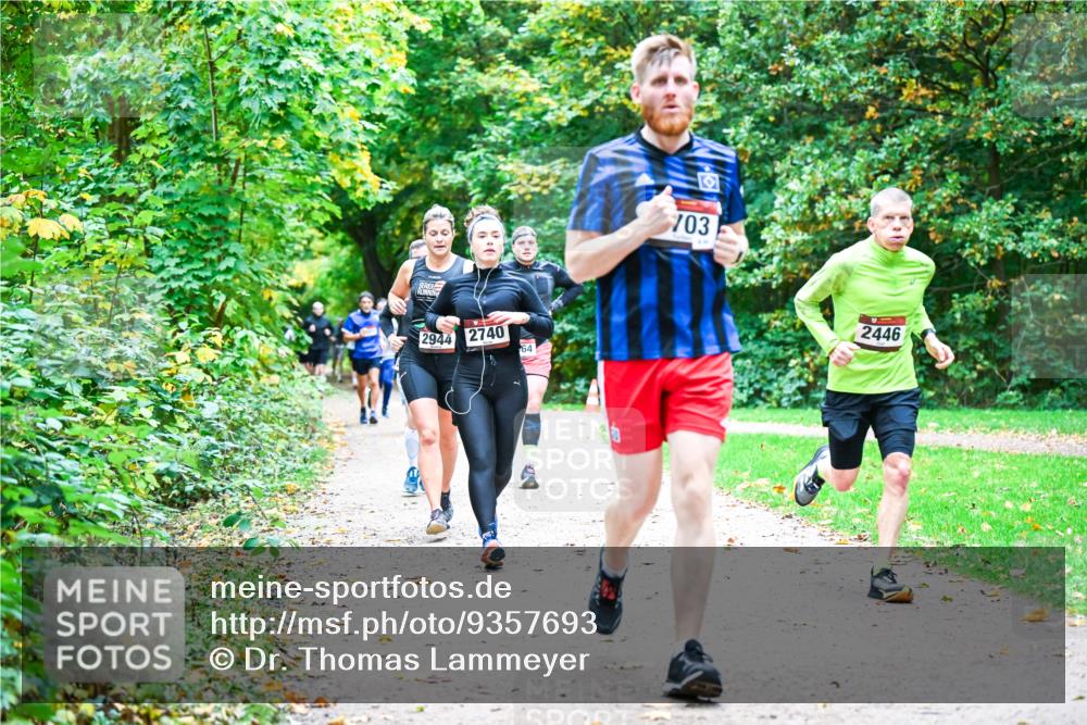 12.10.2025 - Bramfelder Halbmarathon 2025 Dr. Thomas Lammeyer http://msf.ph/oto/9357693 12.10.2025 11:01:46 Laufen 2944, 2740, 64, 103, 2446 meine-sportfotos.de